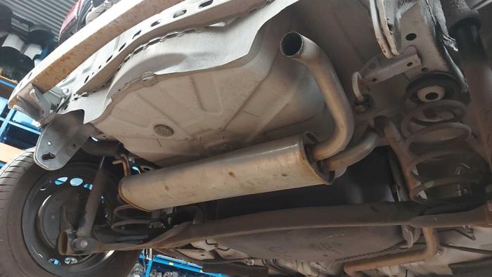 Gebruikte Uitlaat Einddemper Citroen C1 1.0 Vti 68 12V Prijs op aanvraag aangeboden door N Kossen Autorecycling BV