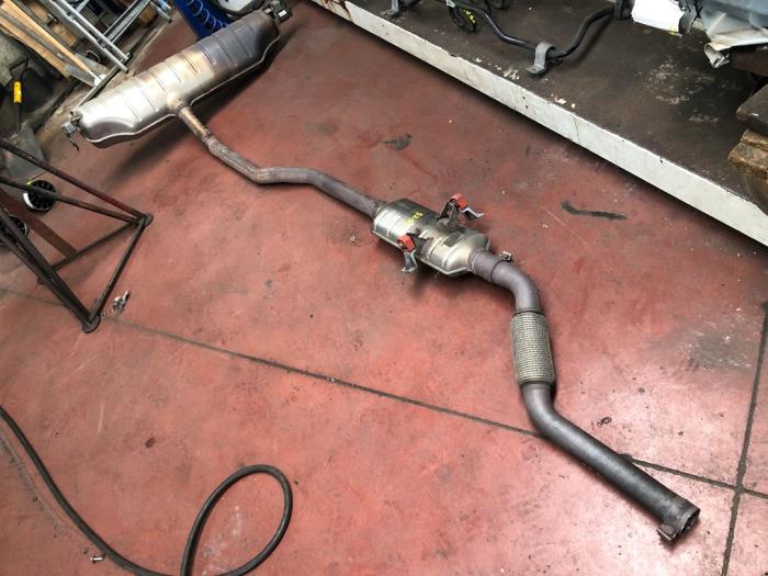 Gebruikte Uitlaat Einddemper Landrover Defender Prijs op aanvraag aangeboden door N Kossen Autorecycling BV