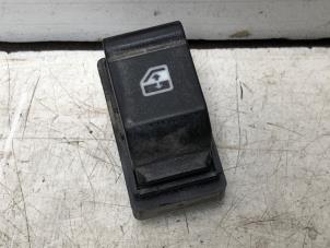 Gebruikte Ruit schakelaar elektrisch Peugeot Boxer (U9) 2.2 Blue HDi 140 Prijs op aanvraag aangeboden door N Kossen Autorecycling BV