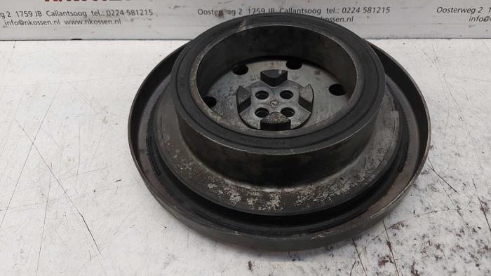 Gebruikte Krukas Poelie Mercedes C (W206) C-300 e 2.0 Turbo Prijs op aanvraag aangeboden door N Kossen Autorecycling BV