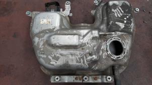 Gebruikte Brandstoftank Landrover Defender Prijs op aanvraag aangeboden door N Kossen Autorecycling BV