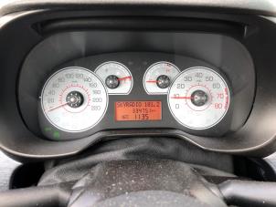 Gebruikte Cockpit Fiat Grande Punto (199) 1.4 T-Jet 16V Prijs op aanvraag aangeboden door N Kossen Autorecycling BV