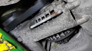 Gebruikte Dynamo Mercedes B (W245) 2.0 B-200 16V Turbo Prijs op aanvraag aangeboden door N Kossen Autorecycling BV