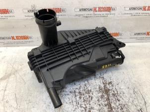 Gebruikte Luchtfilterhuis Peugeot 206+ (2L/M) 1.4 XS Prijs op aanvraag aangeboden door N Kossen Autorecycling BV