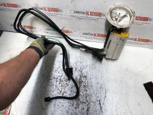 Gebruikte Benzinepomp BMW 5 serie (E60) 520d 16V Corporate Lease Prijs op aanvraag aangeboden door N Kossen Autorecycling BV