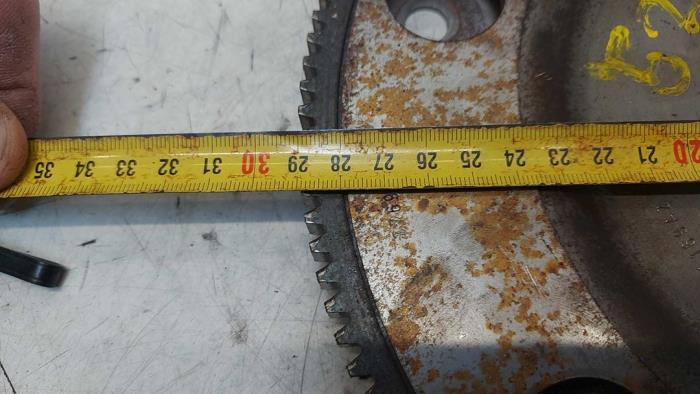 Starterkrans van een Peugeot 308 SW (L4/L9/LC/LJ/LR) 1.2 12V e-THP PureTech 130 2016