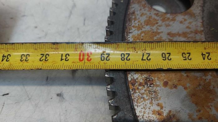 Starterkrans van een Peugeot 308 SW (L4/L9/LC/LJ/LR) 1.2 12V e-THP PureTech 130 2016