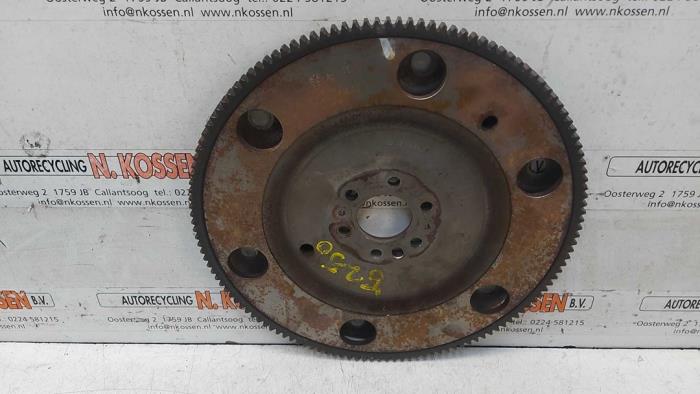 Starterkrans van een Peugeot 308 SW (L4/L9/LC/LJ/LR) 1.2 12V e-THP PureTech 130 2016