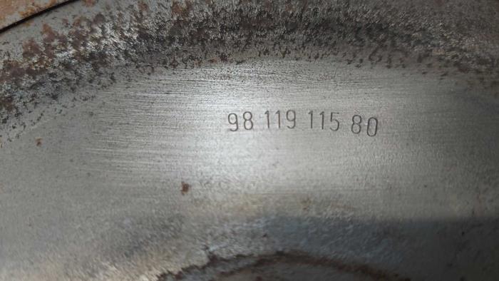 Starterkrans van een Peugeot 308 SW (L4/L9/LC/LJ/LR) 1.2 12V e-THP PureTech 130 2016