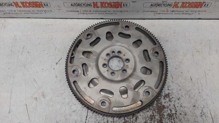 Starterkrans van een Peugeot 308 SW (L4/L9/LC/LJ/LR) 1.2 12V e-THP PureTech 130 2016