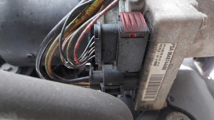 Gebruikte Servopomp Peugeot 307 Break (3E) 2.0 16V Prijs op aanvraag aangeboden door N Kossen Autorecycling BV
