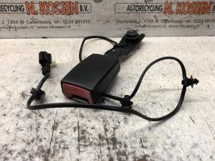 Gebruikte Veiligheidsgordel Insteek links-voor Mitsubishi Colt (Z2/Z3) 1.3 16V Prijs op aanvraag aangeboden door N Kossen Autorecycling BV