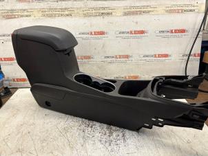 Gebruikte Middenconsoles Ford Fiesta 6 (JA8) 1.0 SCI 12V 80 Prijs op aanvraag aangeboden door N Kossen Autorecycling BV