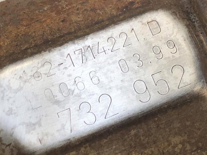 Katalysator van een BMW 5 serie (E39) 523i 24V 1999