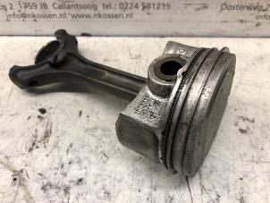 Gebruikte Zuiger Smart Fortwo Coupé (451.3) 1.0 45 KW Prijs op aanvraag aangeboden door N Kossen Autorecycling BV