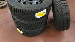 Gebruikte Velgen set + winterbanden Volkswagen Polo Prijs op aanvraag aangeboden door N Kossen Autorecycling BV