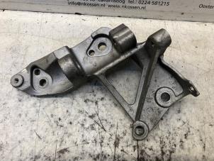 Gebruikte Dynamosteun boven Ford Transit Courier 1.5 TDCi 75 Prijs op aanvraag aangeboden door N Kossen Autorecycling BV
