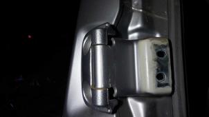 Gebruikte Scharnier deur links-achter Peugeot Boxer (U9) 2.2 Blue HDi 140 Prijs op aanvraag aangeboden door N Kossen Autorecycling BV