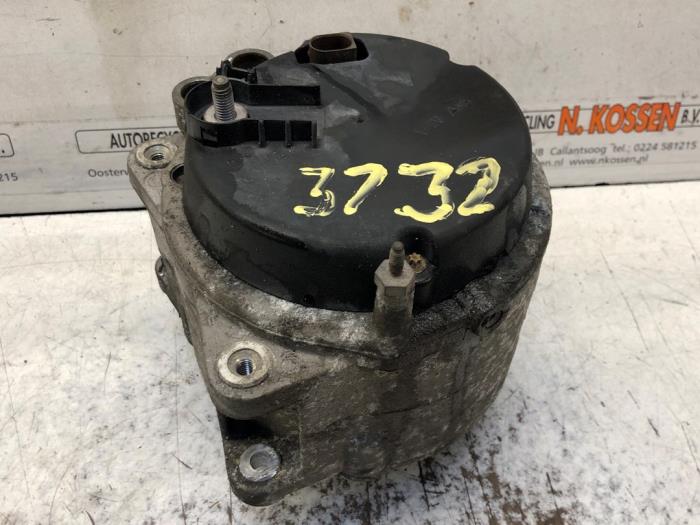 Gebruikte Dynamo Volkswagen Touareg (7LA/7L6) 4.2 V8 40V Prijs op aanvraag aangeboden door N Kossen Autorecycling BV