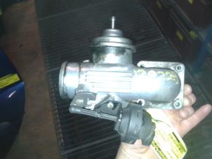 Gebruikte Gasklephuis Volkswagen Transporter/Caravelle T4 2.5 TDI Prijs op aanvraag aangeboden door N Kossen Autorecycling BV