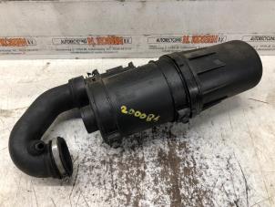 Gebruikte Luchtfilterhuis Renault Twingo II (CN) 1.2 Prijs op aanvraag aangeboden door N Kossen Autorecycling BV