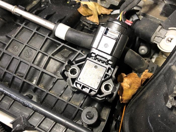 Gebruikte Map Sensor (inlaatspruitstuk) Volkswagen Golf Sportsvan (AUVS) Prijs op aanvraag aangeboden door N Kossen Autorecycling BV