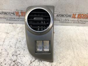 Gebruikte Luchtrooster Dashboard Isuzu D-Max 3.0 D 4x4 Prijs op aanvraag aangeboden door N Kossen Autorecycling BV