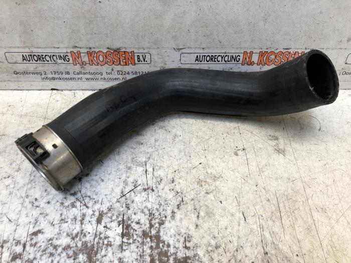 Gebruikte Intercooler Slang Renault Clio IV Estate/Grandtour (7R) 0.9 Energy TCE 90 12V Prijs op aanvraag aangeboden door N Kossen Autorecycling BV