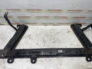 Gebruikte Radiateurbalk Renault Clio IV Estate/Grandtour (7R) 0.9 Energy TCE 12V Prijs op aanvraag aangeboden door N Kossen Autorecycling BV