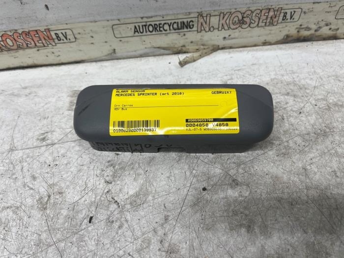 Gebruikte Alarm sensor Mercedes Sprinter 3,5t (906.63) 314 CDI 16V Prijs op aanvraag aangeboden door N Kossen Autorecycling BV