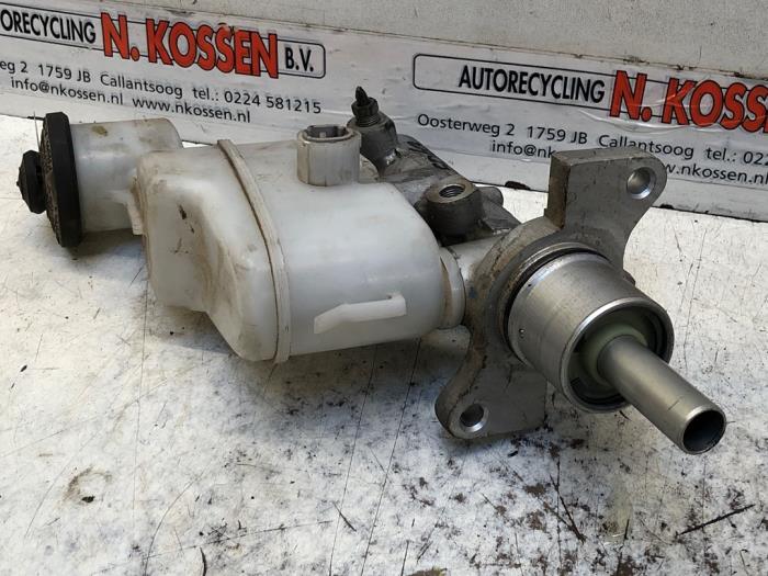 Gebruikte Hoofdremcilinder Toyota Hilux Prijs op aanvraag aangeboden door N Kossen Autorecycling BV