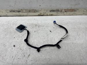 Gebruikte GPS Antenne (diversen) Ford Transit Custom 2.0 TDCi 16V Eco Blue 130 Prijs op aanvraag aangeboden door N Kossen Autorecycling BV