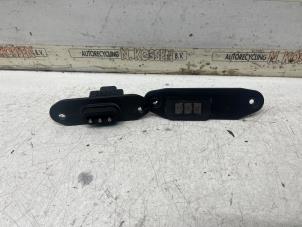 Gebruikte Schuifdeur Slotmechaniek rechts Ford Transit Custom 2.0 TDCi 16V Eco Blue 130 Prijs op aanvraag aangeboden door N Kossen Autorecycling BV