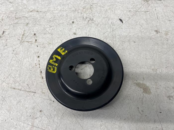 Gebruikte Waterpomp poelie Volkswagen Polo Prijs op aanvraag aangeboden door N Kossen Autorecycling BV
