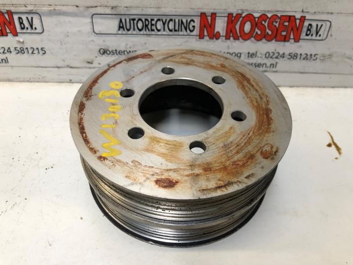 Gebruikte Krukas Poelie BMW 6 serie (E63) M6 V10 40V Prijs op aanvraag aangeboden door N Kossen Autorecycling BV