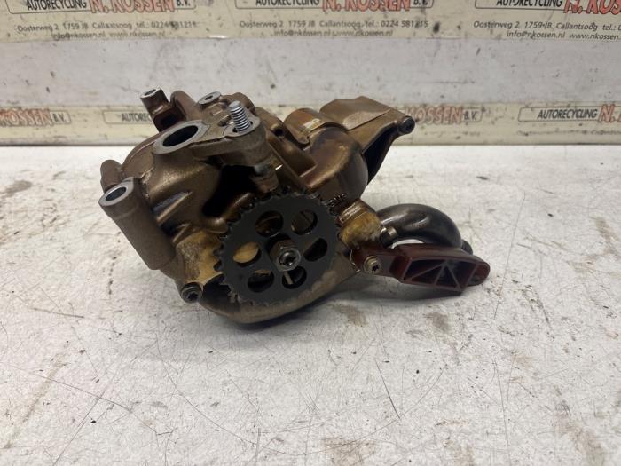 Gebruikte Oliepomp BMW 6 serie (E63) M6 V10 40V Prijs op aanvraag aangeboden door N Kossen Autorecycling BV