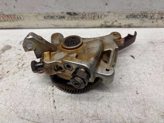Gebruikte Oliepomp BMW 6 serie (E63) M6 V10 40V Prijs op aanvraag aangeboden door N Kossen Autorecycling BV