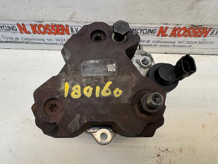 Gebruikte Hogedrukpomp Chrysler Voyager Prijs op aanvraag aangeboden door N Kossen Autorecycling BV