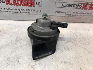 Gebruikte Claxon Porsche 911 (996) 3.4 Carrera 24V Prijs € 35,00 Margeregeling aangeboden door N Kossen Autorecycling BV