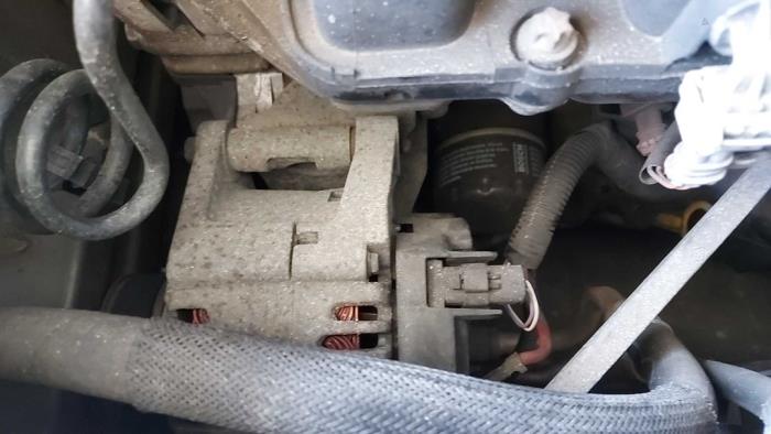 Gebruikte Dynamo Renault Megane II CC (EM) 1.6 16V Prijs op aanvraag aangeboden door N Kossen Autorecycling BV