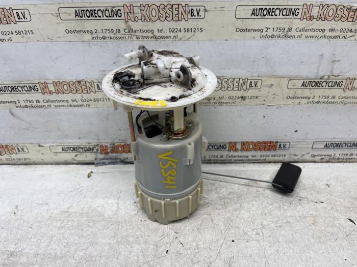Gebruikte Tank element Pomp Renault Megane II CC (EM) 1.6 16V Prijs op aanvraag aangeboden door N Kossen Autorecycling BV