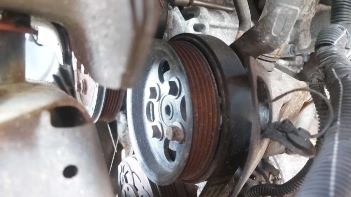 Gebruikte Servopomp Volvo V70 (BW) 2.4 D 20V Prijs op aanvraag aangeboden door N Kossen Autorecycling BV