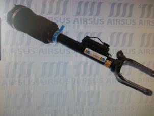 Nieuwe Voorpoot links Mercedes ML-Klasse Prijs € 664,29 Inclusief btw aangeboden door N Kossen Autorecycling BV