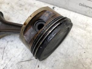 Gebruikte Zuiger Opel Astra G Caravan (F35) 1.6 GL,Club,Sport,CDX Prijs op aanvraag aangeboden door N Kossen Autorecycling BV