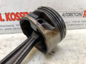 Gebruikte Zuiger Opel Astra G Caravan (F35) 1.6 GL,Club,Sport,CDX Prijs op aanvraag aangeboden door N Kossen Autorecycling BV