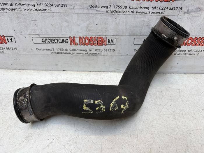 Gebruikte Intercooler Slang Volkswagen Transporter T5 1.9 TDi Prijs op aanvraag aangeboden door N Kossen Autorecycling BV