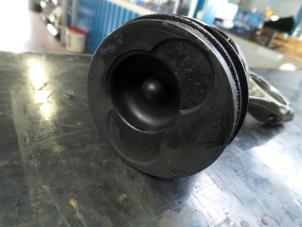 Gebruikte Zuiger Volkswagen Transporter Prijs op aanvraag aangeboden door N Kossen Autorecycling BV