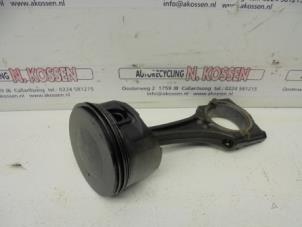 Gebruikte Drijfstang Opel Frontera Prijs op aanvraag aangeboden door N Kossen Autorecycling BV