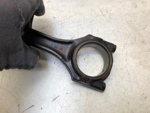 Gebruikte Drijfstang Opel Omega Prijs op aanvraag aangeboden door N Kossen Autorecycling BV