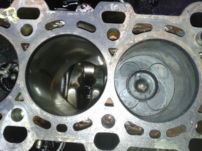 Gebruikte Zuiger BMW 5-Serie Prijs op aanvraag aangeboden door N Kossen Autorecycling BV